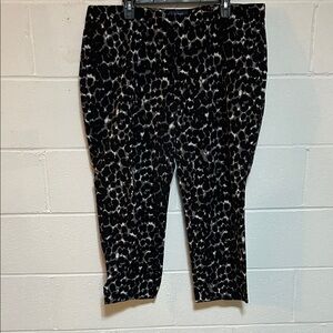 Old Navy Crop Pants 18